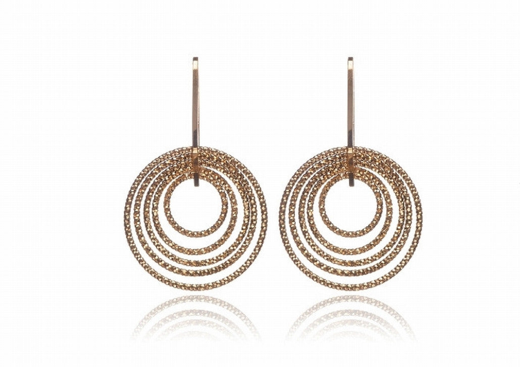 

Diamond cut gold plated single drop hoop earrings with five hoops, largest hoop 2 cm in diameter, made in Italy.

